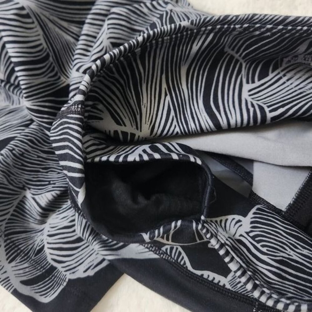 The north Face leggings size M - Picture 12 of 13